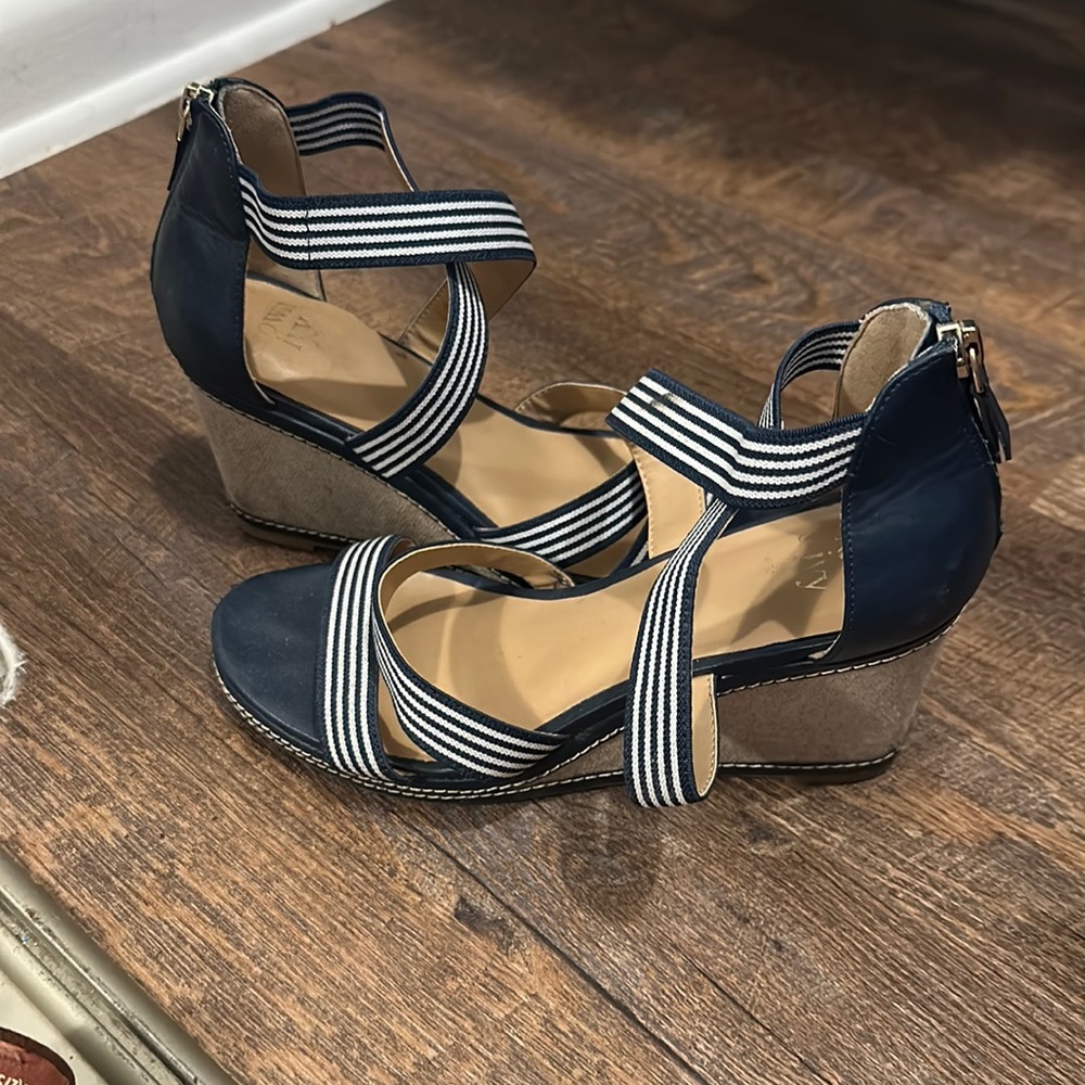 Crown and Ivy Navy Wedges